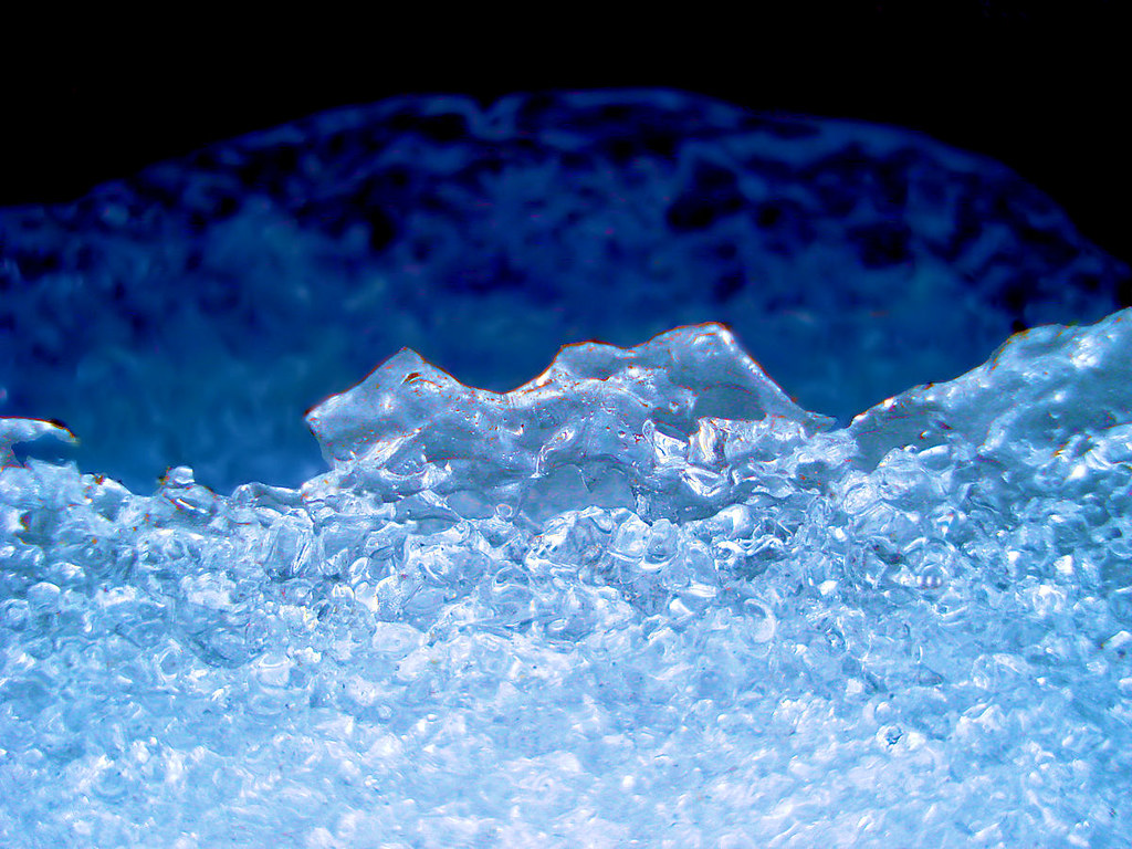 Ice ledge - Bob Fornal, Flickr, CC