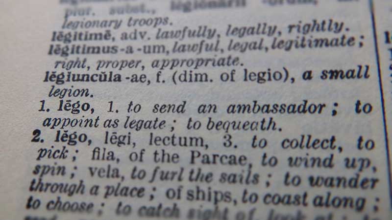 An English definition of the Latin word 'lego'