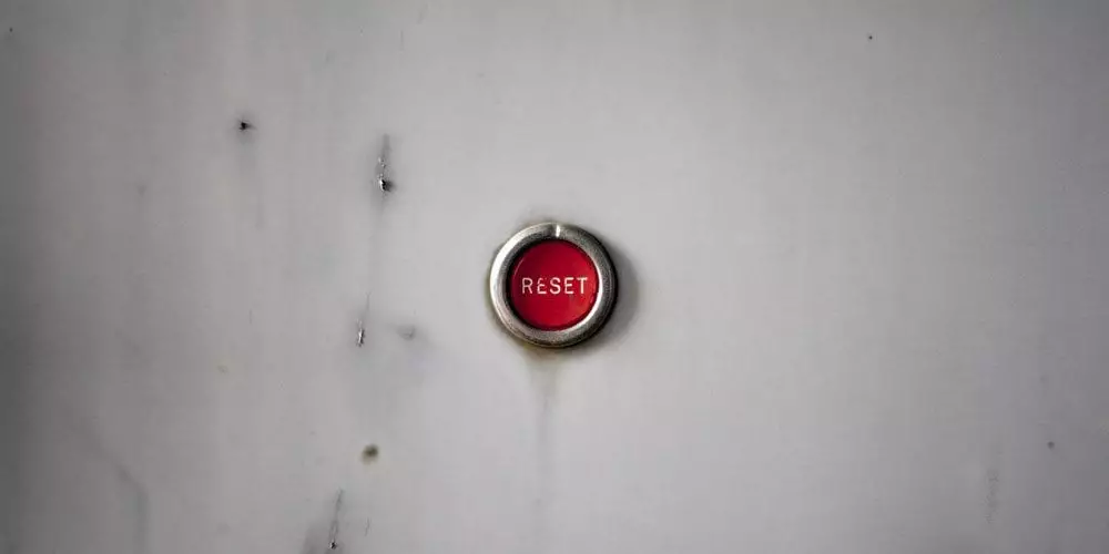 Reset button - Rob Dobi on Shutterstock.com