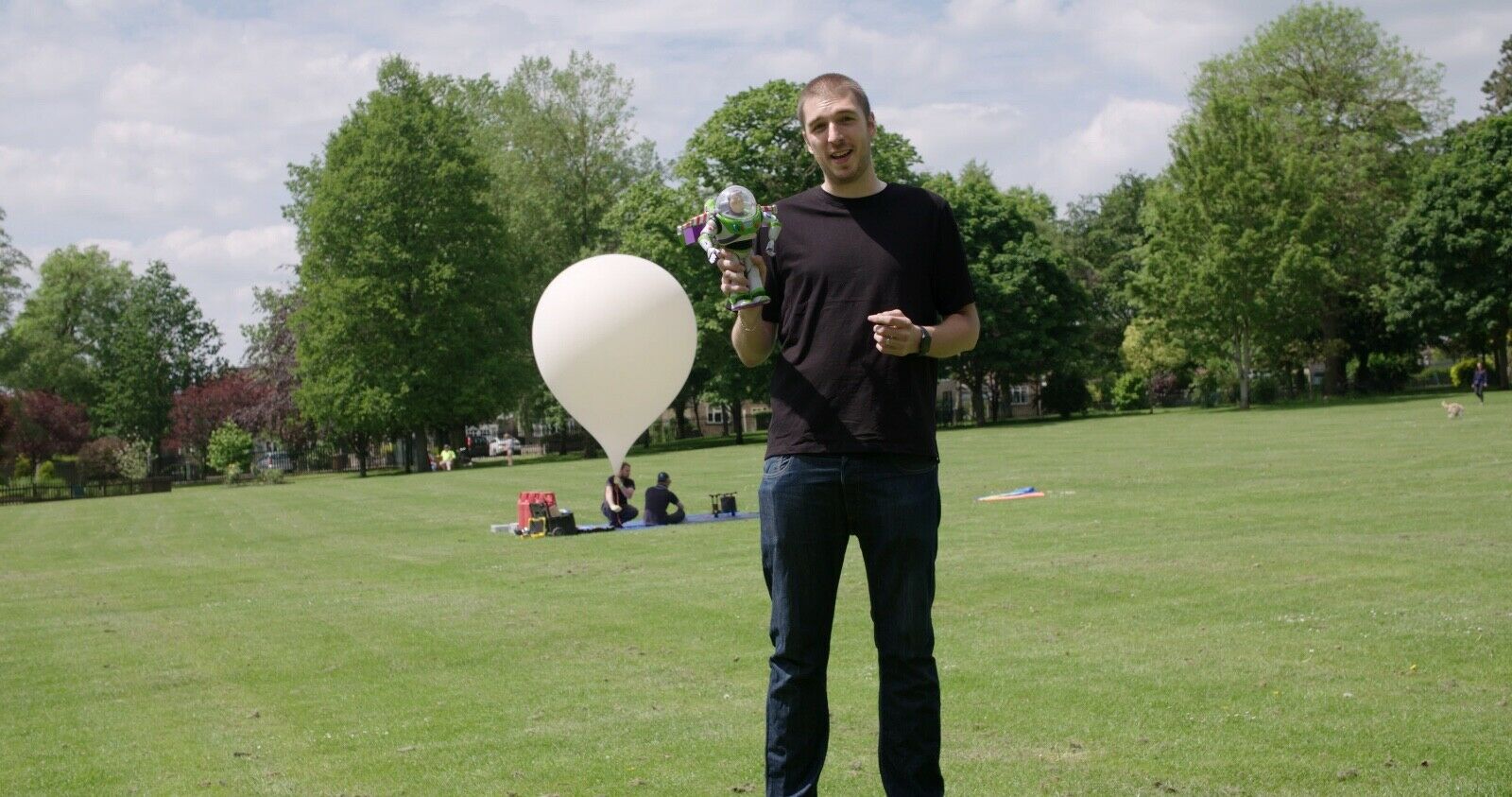 LadBaby prepares to send Buzz Lightyear towards space