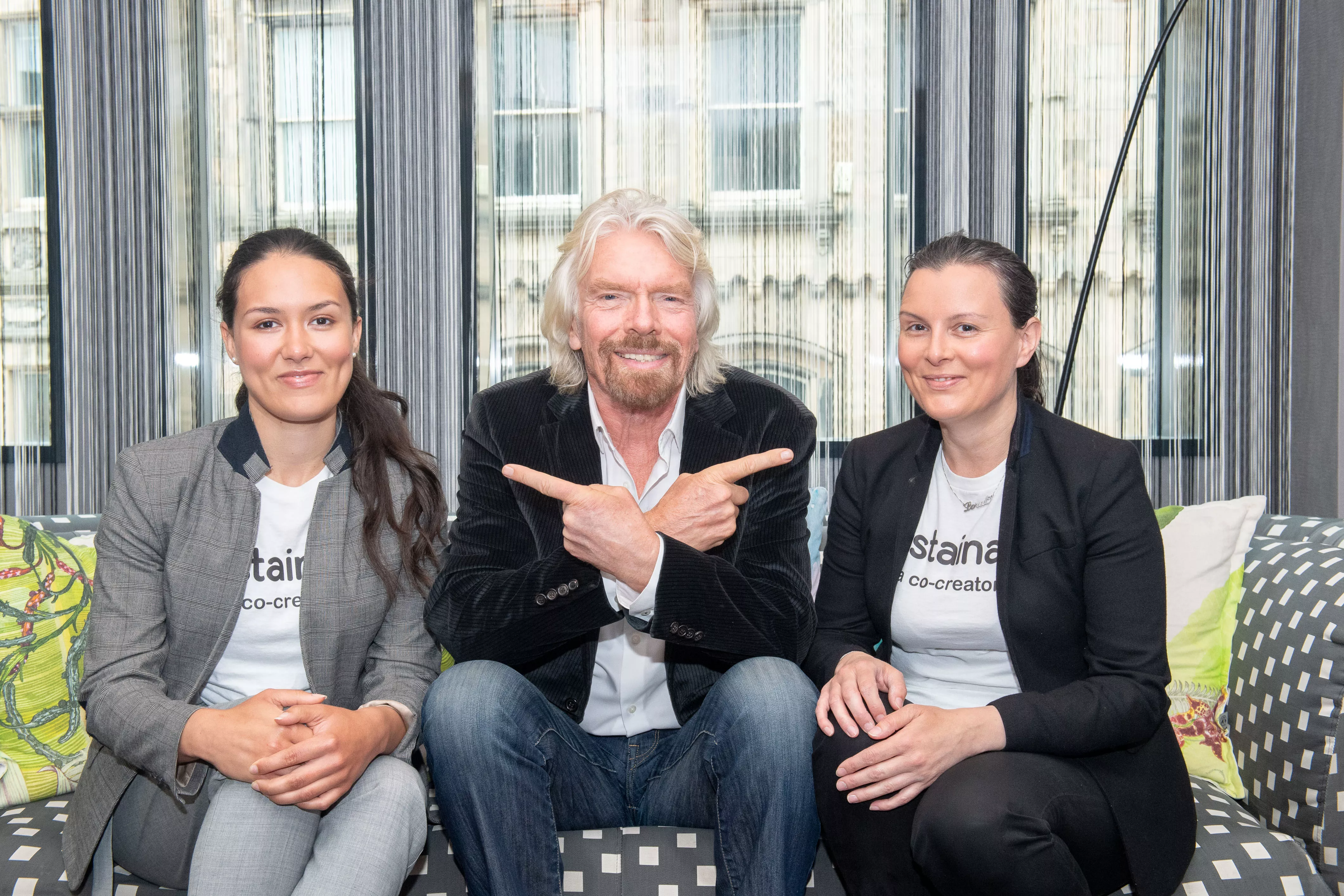 Eishel and Loral with Richard Branson. Photo: www.iangeorgesonphotography.co.uk