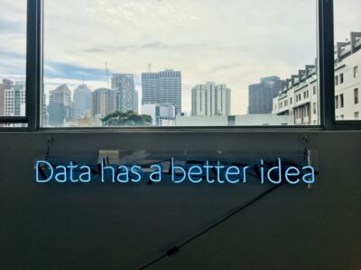 Data has a better idea - neon sign - photo: Unsplash