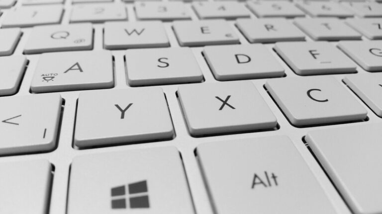 laptop keyboard. Photo: Pixabay