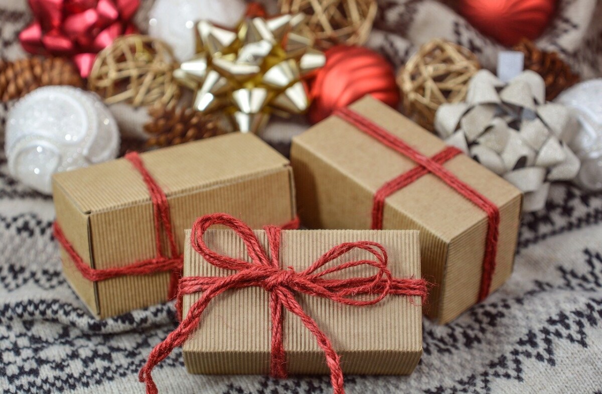 presents wrapped in brown paper & red string