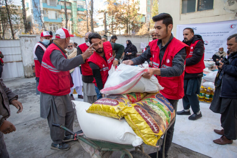 Food and medical aid distribution by the Afghan Red Crescent. Afghan Red Crescent/Meer Abdullah