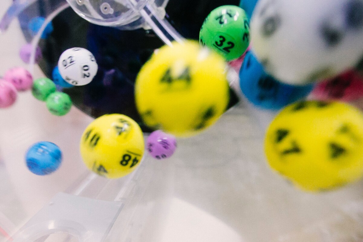 tumbling lottery balls
