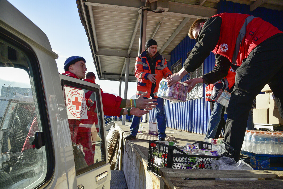 Ukrainian Red Cross staff in Kyiv. Photo: Tebukhukhov_Maksym DeabArtist