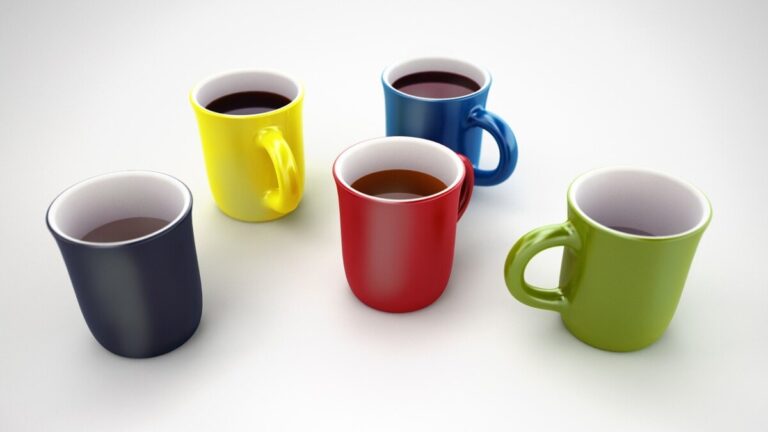 Mugs of tea or coffee. Photo: Pixabay.com