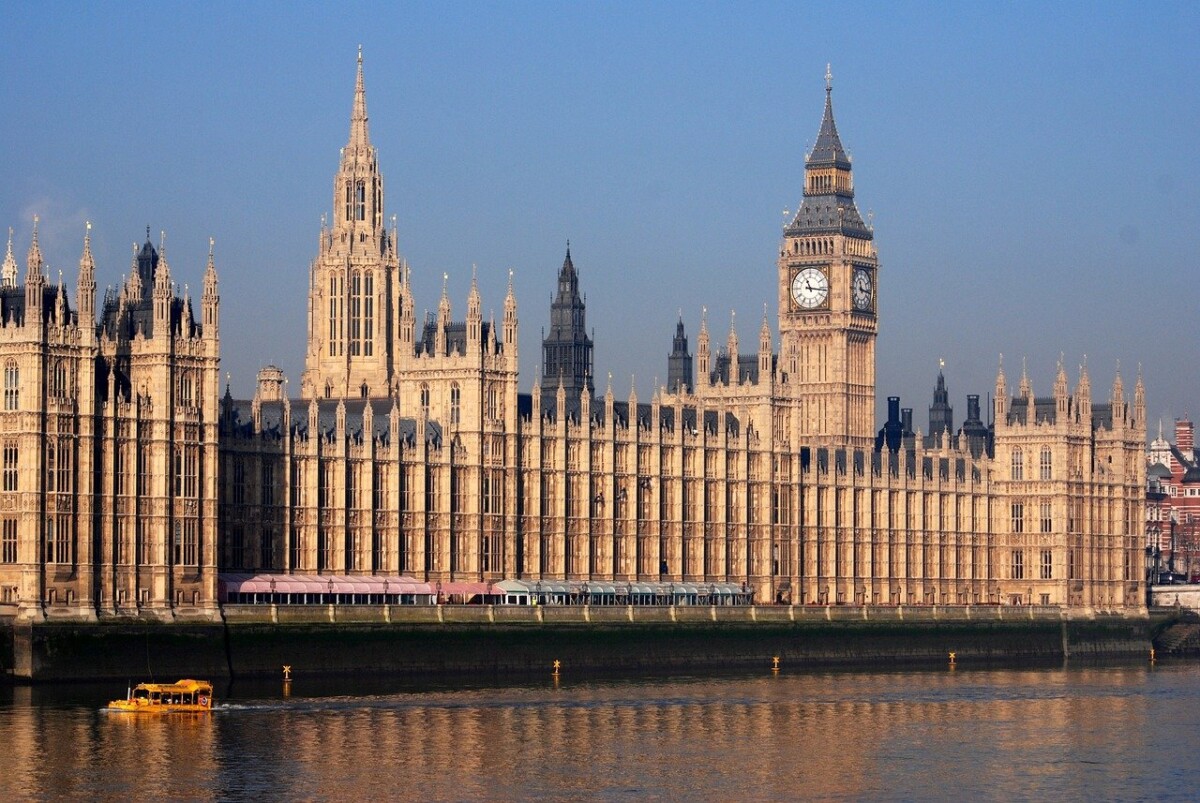 Big Ben & the Houses of Parliament. By Steve Bidmead on Pixabay