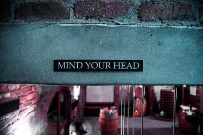 Mind your head sign. Photo: Pexels.com