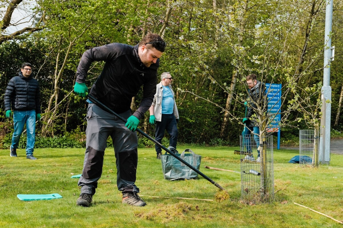 Volunteers gardening - Greater Manchester Mental Health NHS Foundation Trust