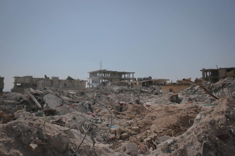 Destroyed buildings and rubble. By Ahmed Akacha.