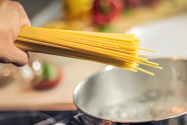Spaghetti by Jeshoots.con on pixabay.