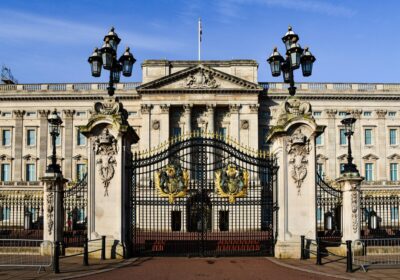 The front of Buckingham Palace. By AXP Photography on Pexels