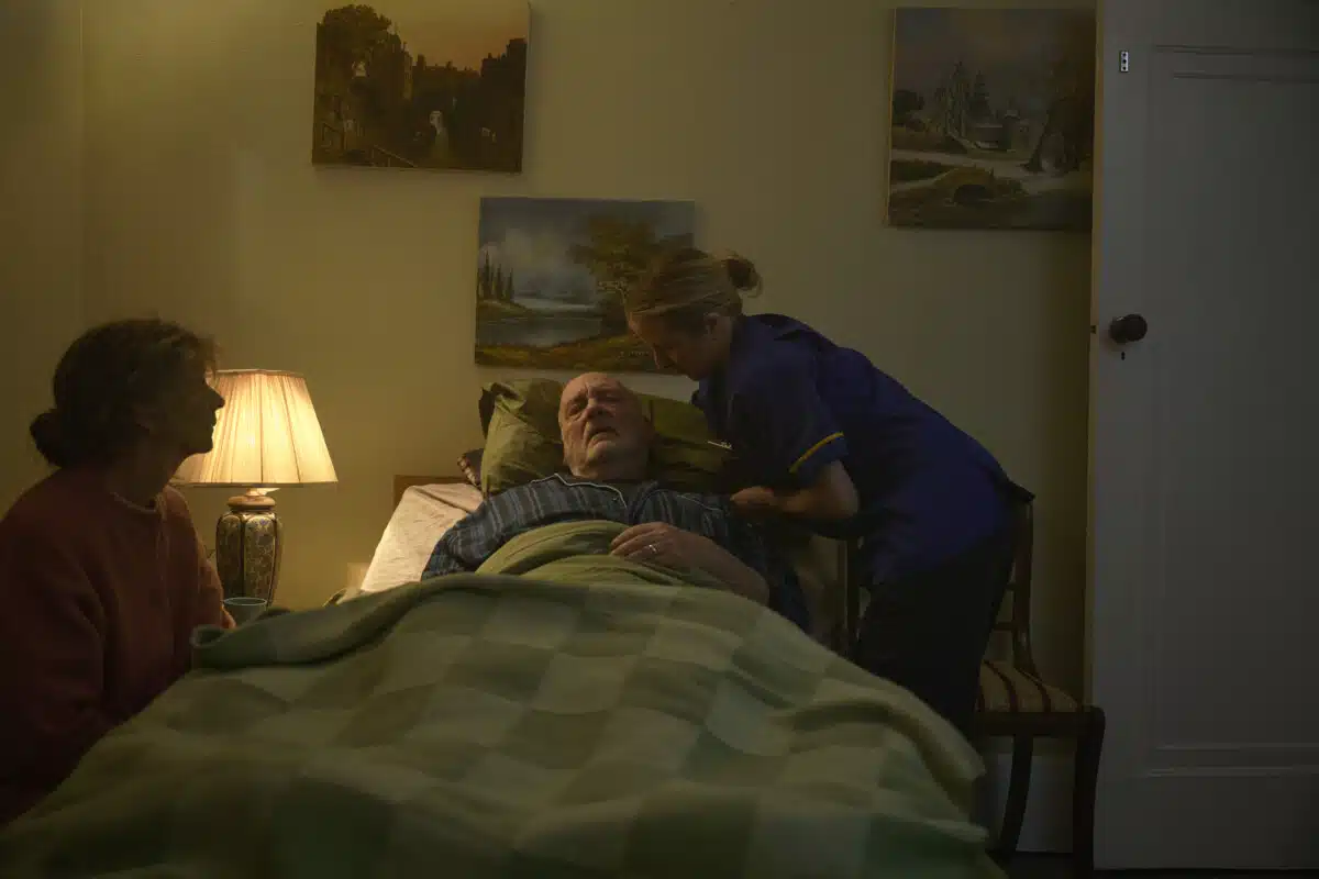 Great Daffodil Appeal DRTV advert in November 2025. Posed by models.