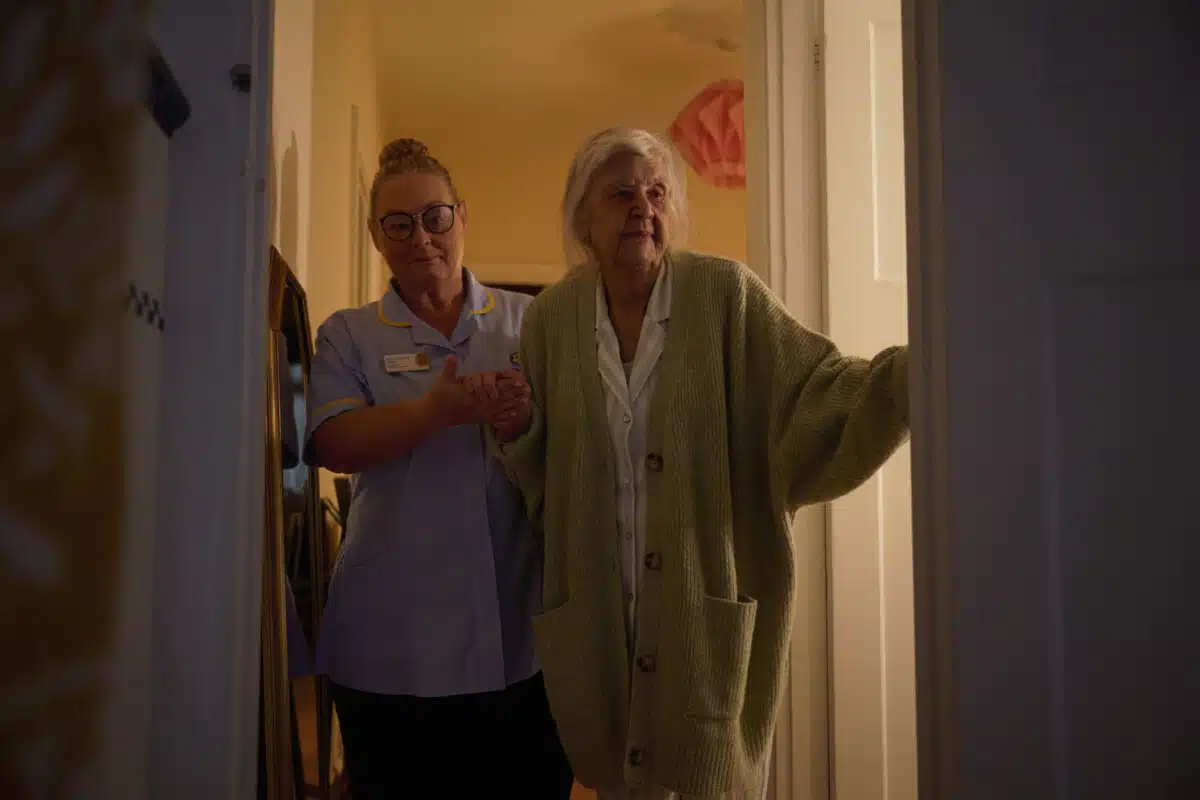 Great Daffodil Appeal DRTV advert in November 2025. Posed by models.